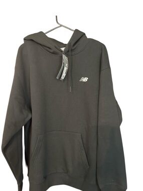 New Balance Men’s Black Crewneck Hoodie with Small Logo